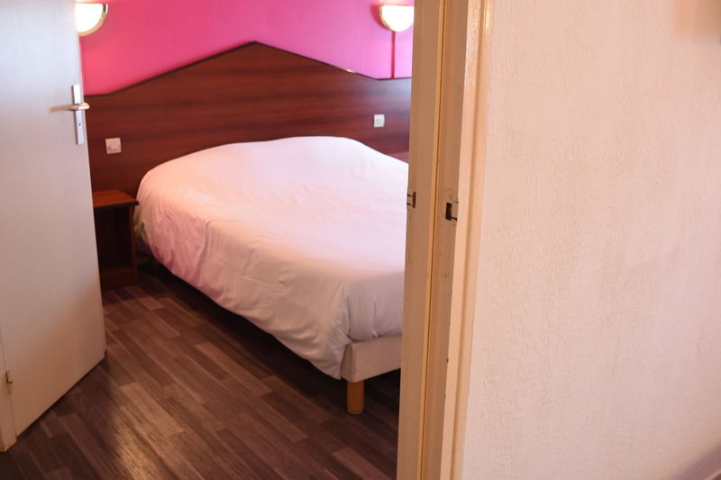 Brit Hotel Confort Cambrai Exteriör bild