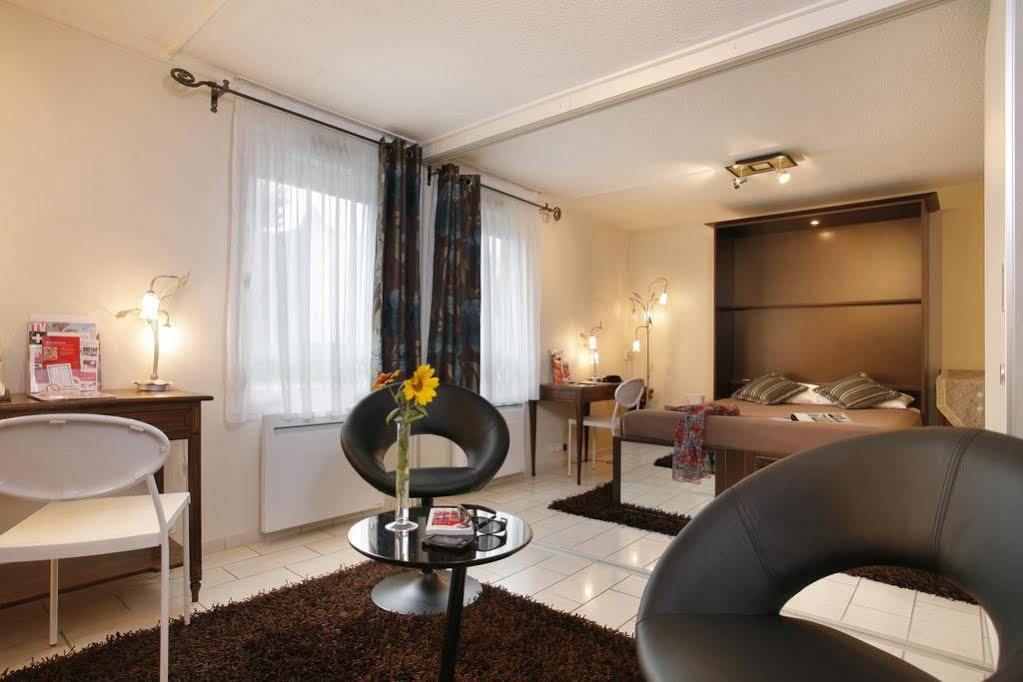 Brit Hotel Confort Cambrai Exteriör bild