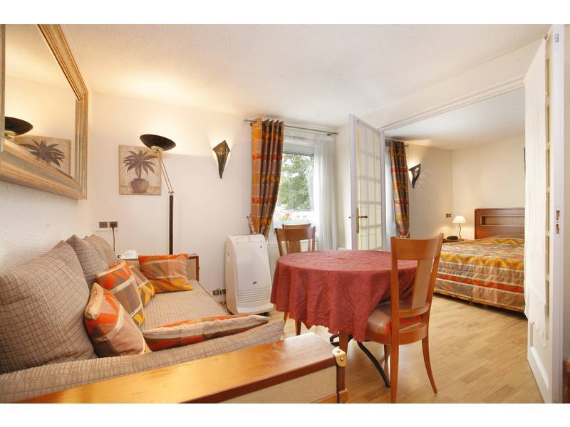 Brit Hotel Confort Cambrai Exteriör bild