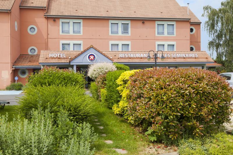 Brit Hotel Confort Cambrai Exteriör bild